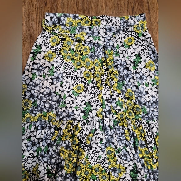 Vibrant Floral A-Line Skirt - Picture 2 of 4